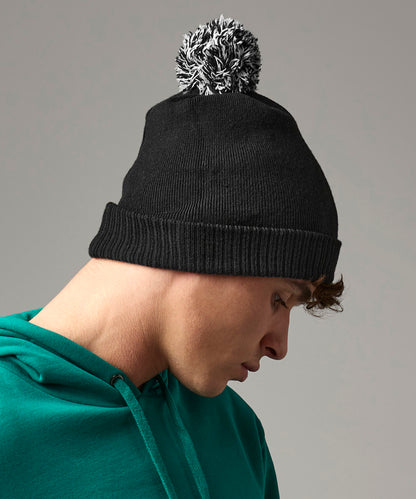 Graphite Grey/Light Grey recycled snowstar® beanie front view