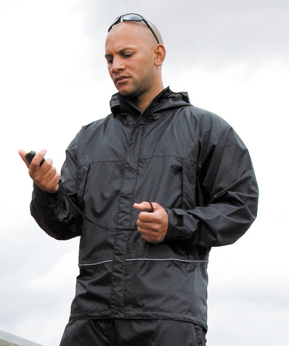 Black waterproof 2000 midweight jacket front view